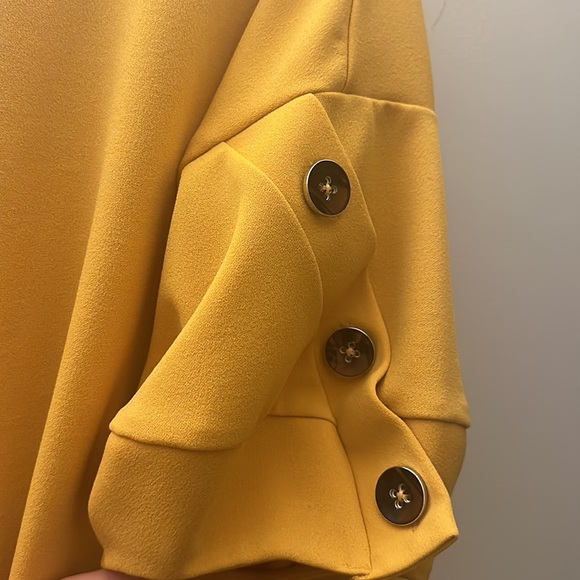 NY&CO 7th Avenue top - Picture 3 of 5